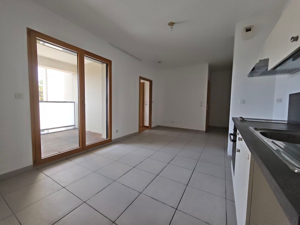 Vente Appartement T2 calme et sans vis à vis (sur cour) avec Loggia et Cave - Quartier Montchat - Rénové - Proche Place Ronde Lyon 3