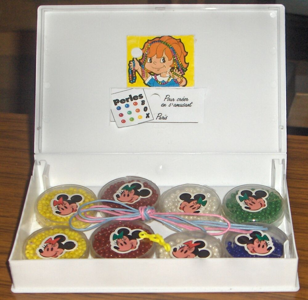 6 PETITES BOITES DE PERLES ROCAILLE Jeux / jouets