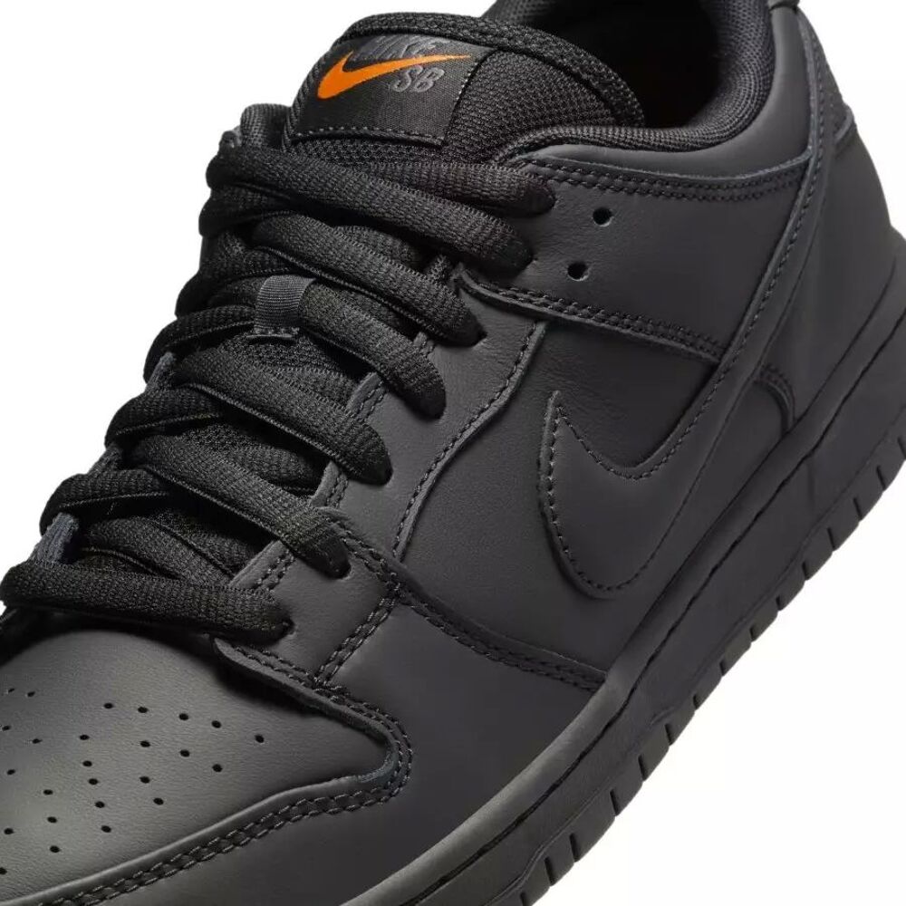 Authentique NIKE Dunk Low SB triple black Chaussures