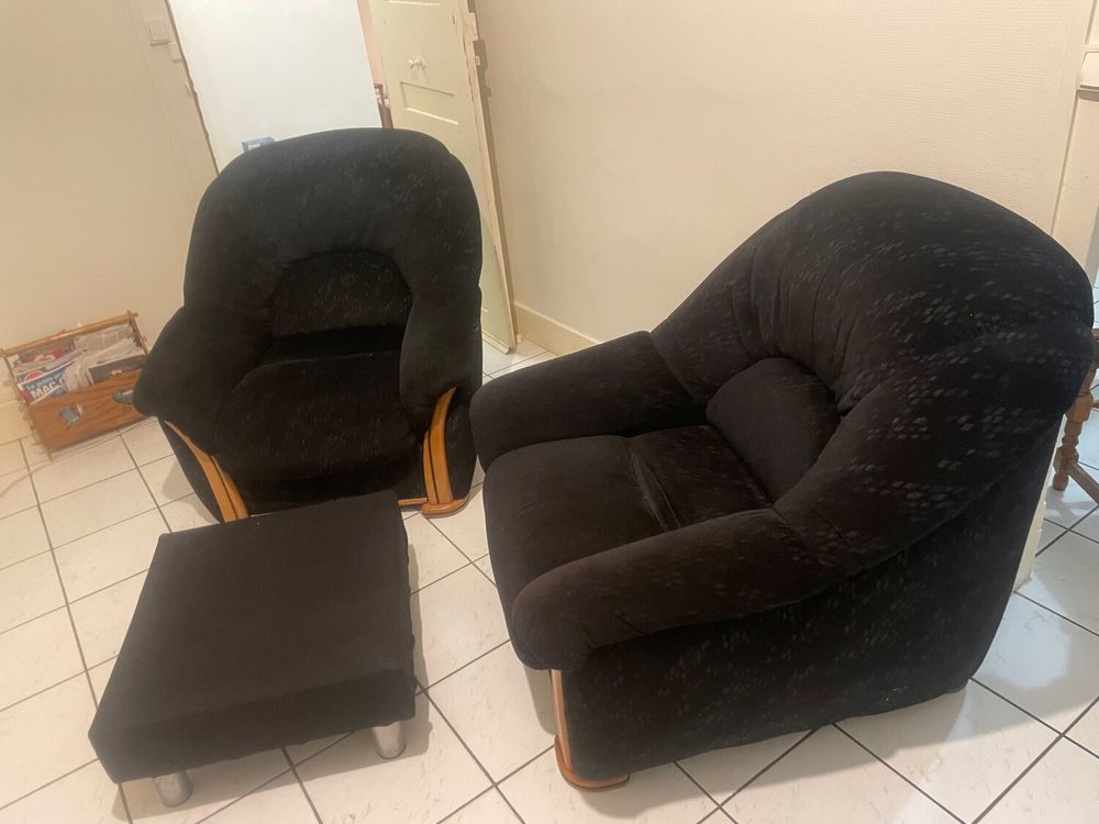 Fauteuils de salon velours noir et pieds bois Meubles