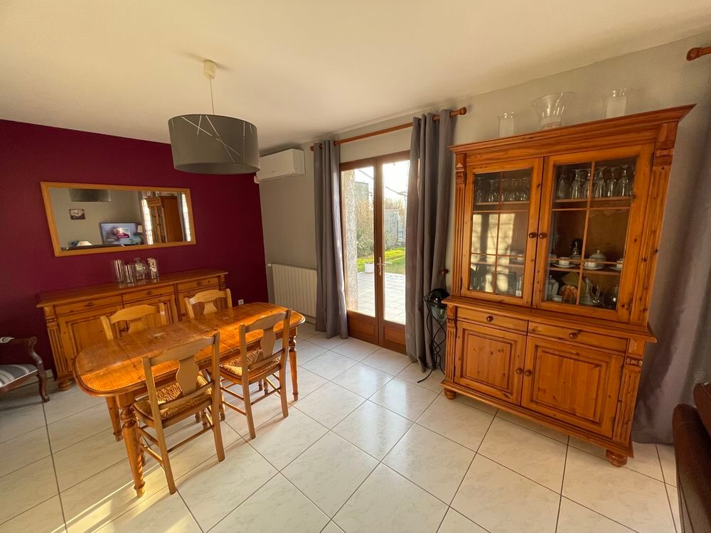Salle &agrave; manger en pin Meubles