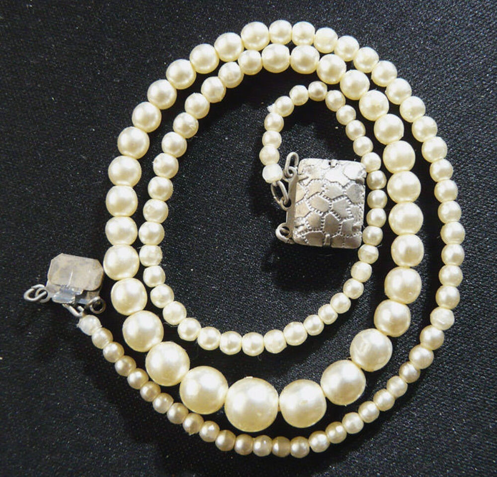 Collier de Perles des ann&eacute;es 30 &agrave; fermoir coffret original Bijoux et montres