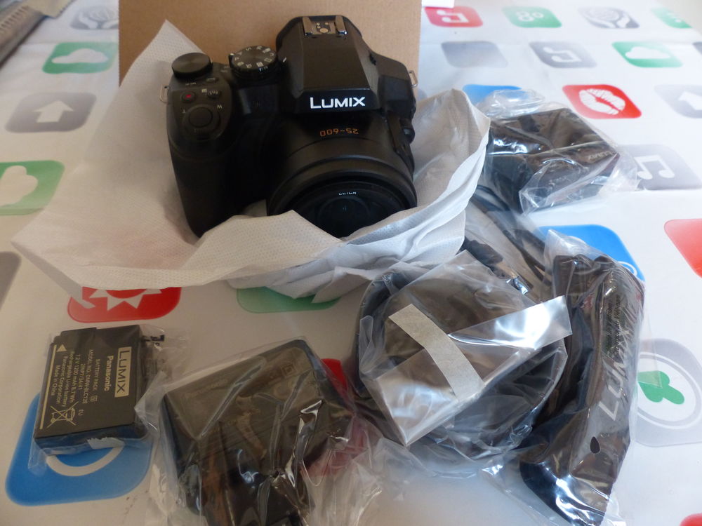 appareil photo Panasonic Lumix FZ330 objectif Leica Photos/Video/TV