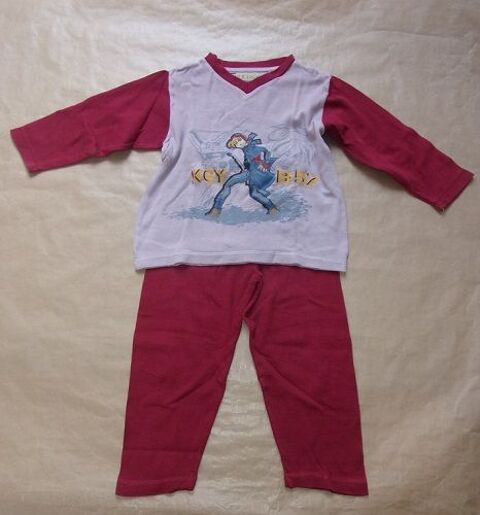 Pyjama en taille 6 ans  2 Montaigu-la-Brisette (50)