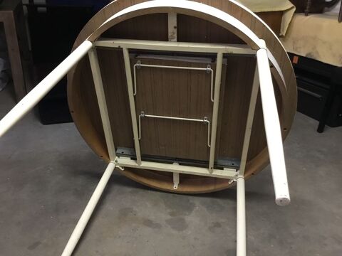 Table plus 6 chaises 75 Thizy (69)