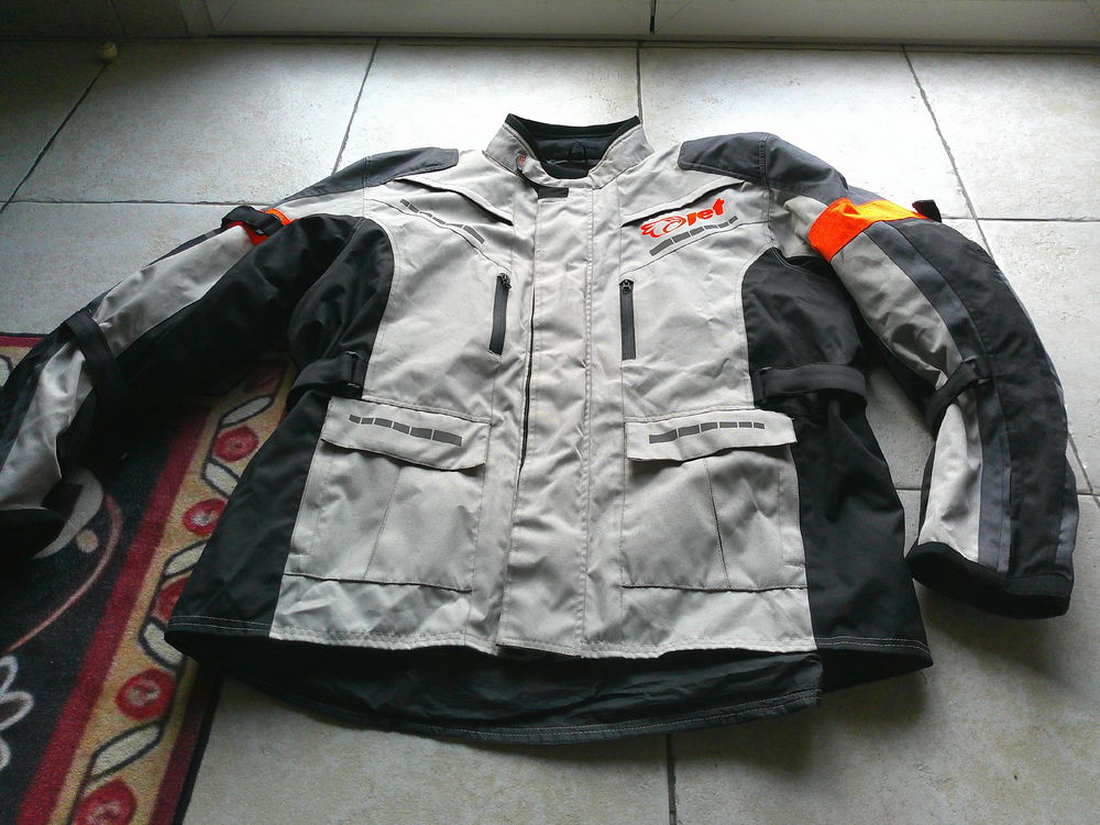 veste motard ou enduro Vêtements