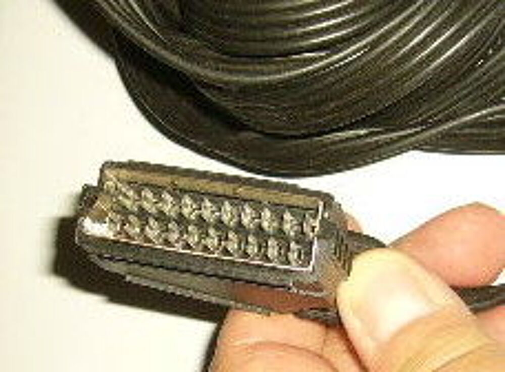 Cable renforc&eacute; RCA 4 fils male vers prise peritel male Photos/Video/TV