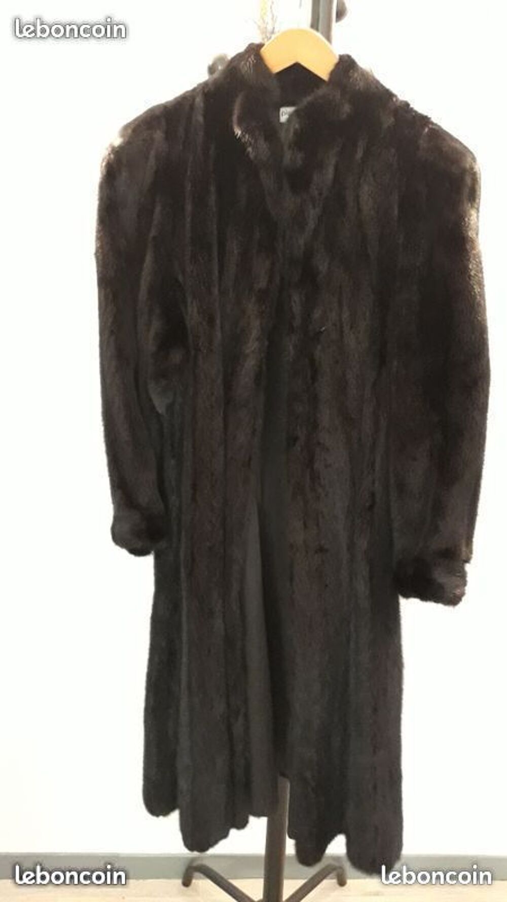 MANTEAU VISON 
MARQUE PIERRE CARDIN PARIS
Vêtements