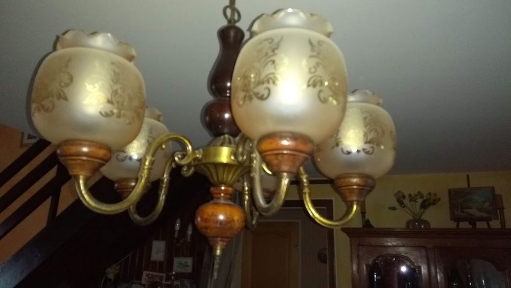 Lustre appliques (2) 
6 chaises proven&ccedil;ales
bibelots Meubles