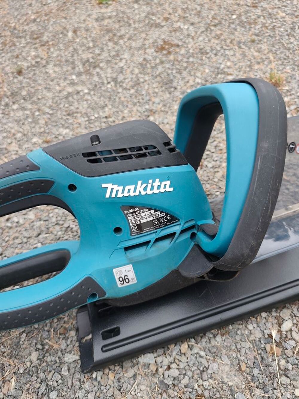 Taille Haies &eacute;lectrique Makita Coupe 75 cm Jardin
