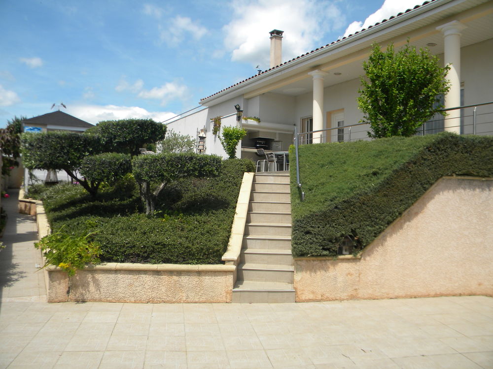 Vente Villa IL EST CONSEILLER DE VISITER CETTE MAGNIFIQUE VILLA 156 m² E Puissalicon