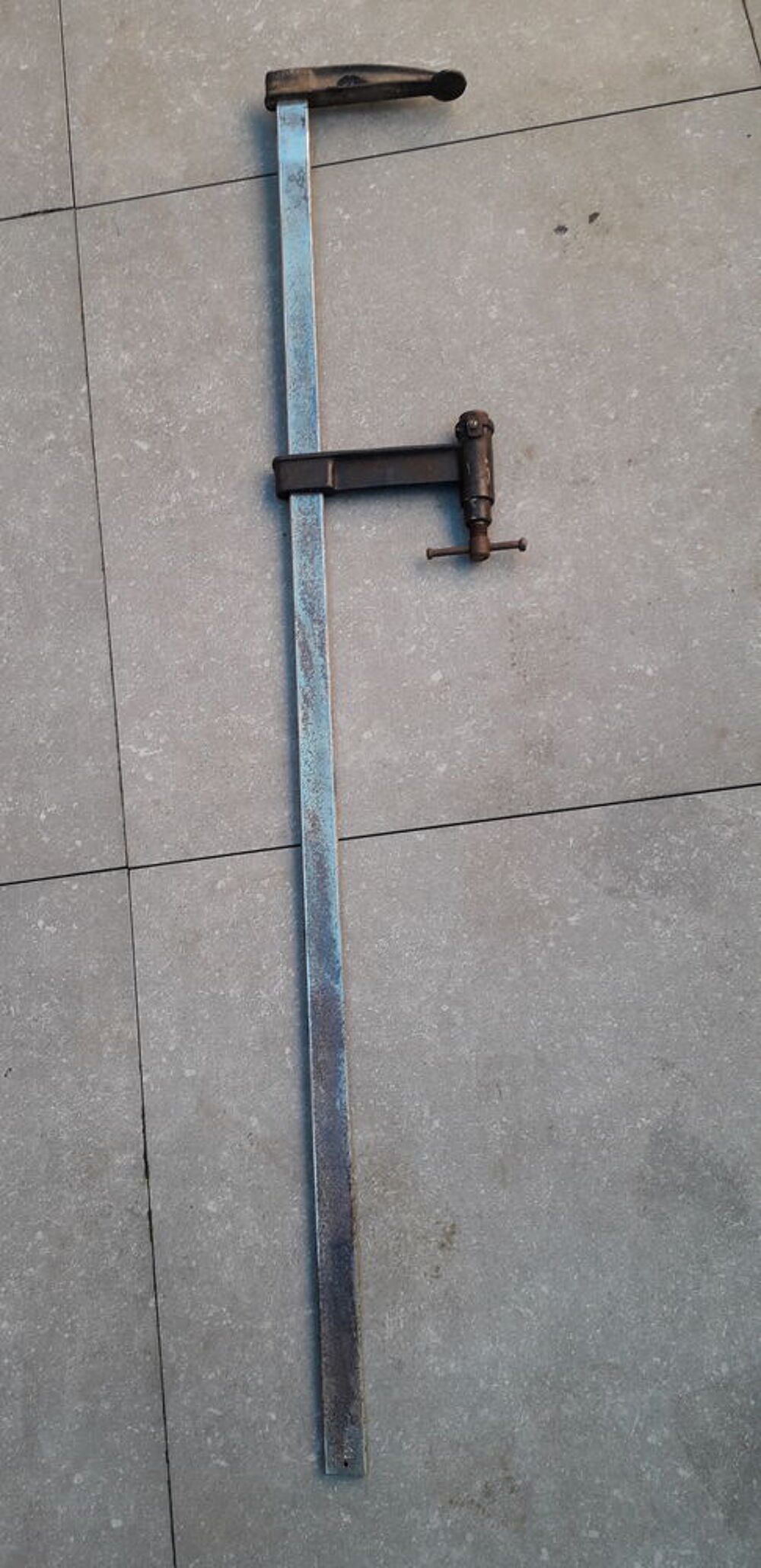 SERRE- JOINT EN ACIER. A POMPE. Bricolage