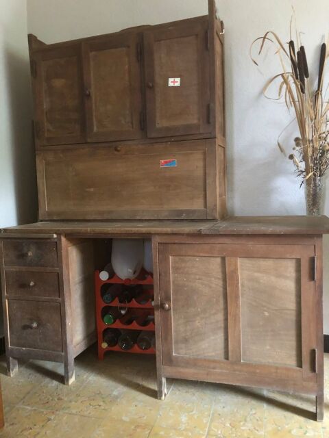 Meuble de rempotage vintage. Monléon-Magnoac (65)