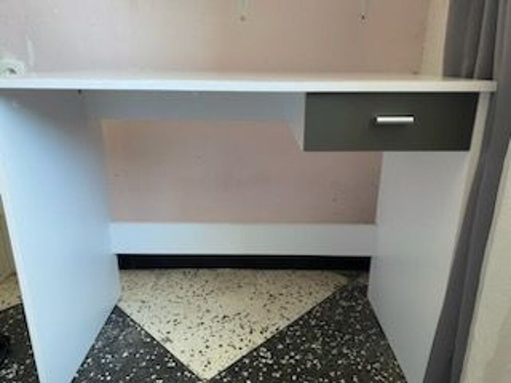 Bureau et chaise Meubles