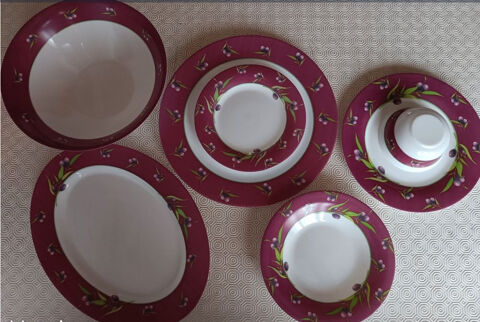 SERVICE DE TABLE CRISTAL D'ARQUES  40 Faches-Thumesnil (59)