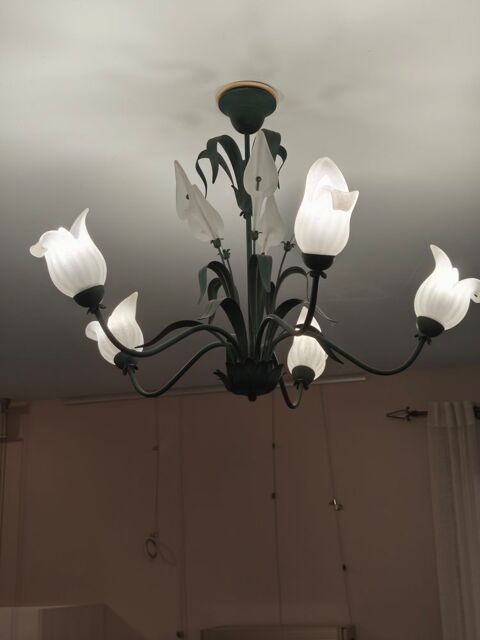 Lustre floral avec tulipes en verre blanc La Seyne-sur-Mer (83)