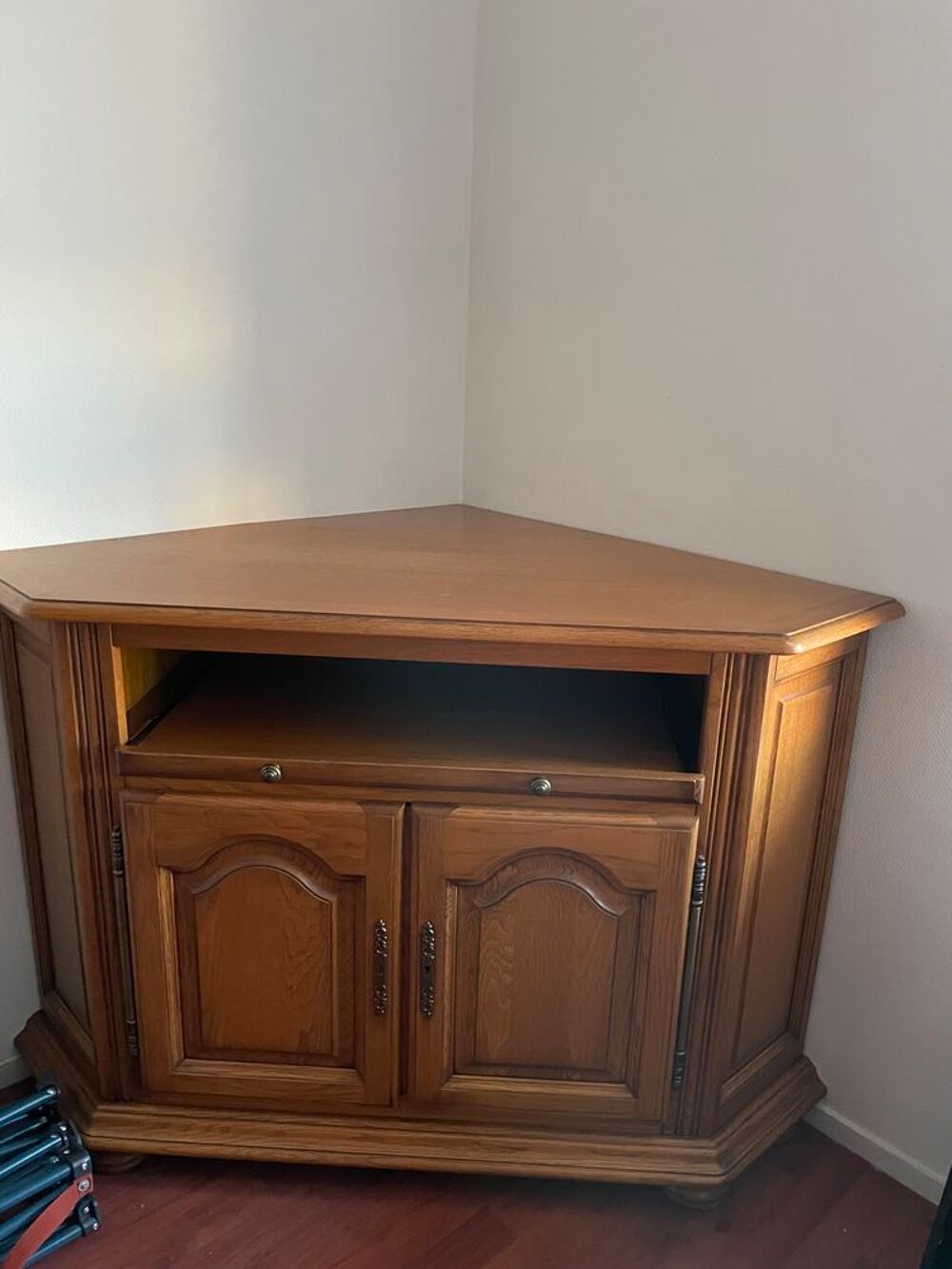 Meuble ancien d'angle en bois massif Meubles
