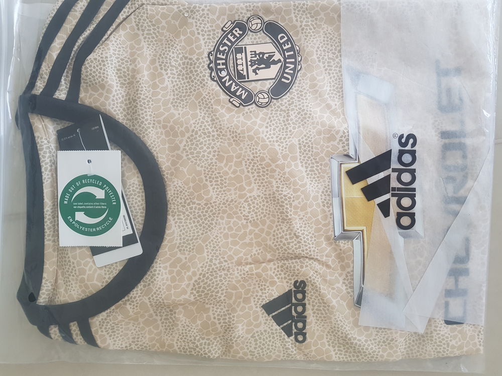 Maillots Manchester United 2019 2020 . Taille M Neuf Vêtements