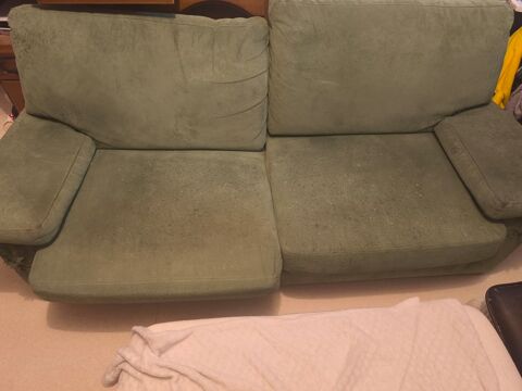 Canap� en tissu vert us�e 10 Vervins (02)