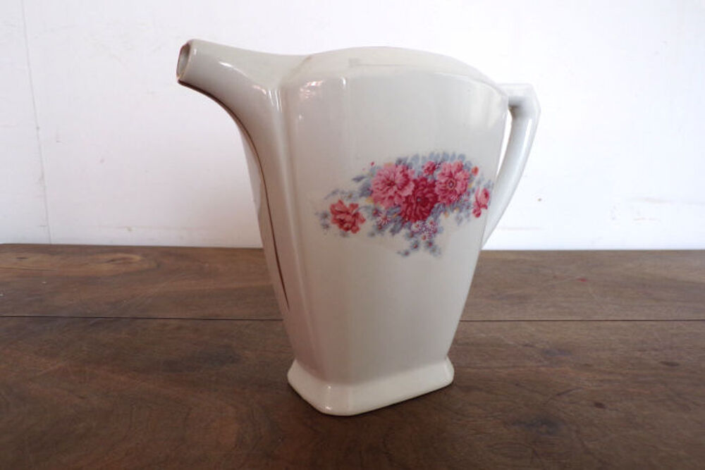 Pot vintage en porcelaine blanche motif fleurs Décoration