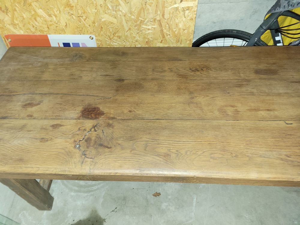 Table &agrave; manger en ch&ecirc;ne massif &agrave; d&eacute;battre Meubles