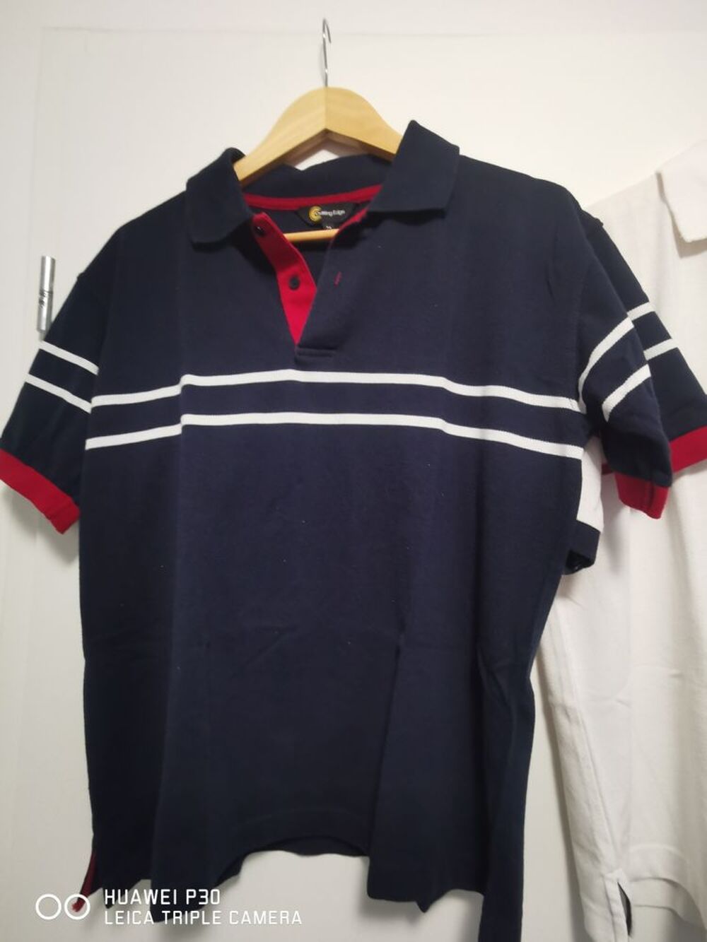 1 lot de polos Cutting-Edge 1 Polo Blanc bandes bleue Reebok Vêtements