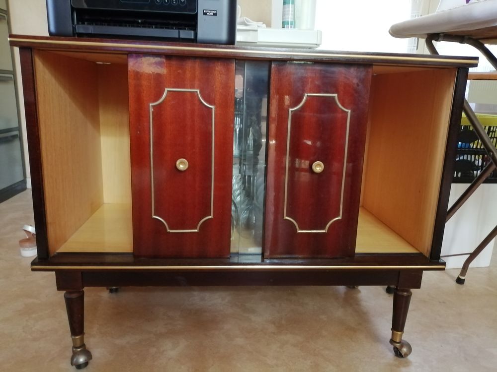 Meuble bar vintage sur roulettes Meubles