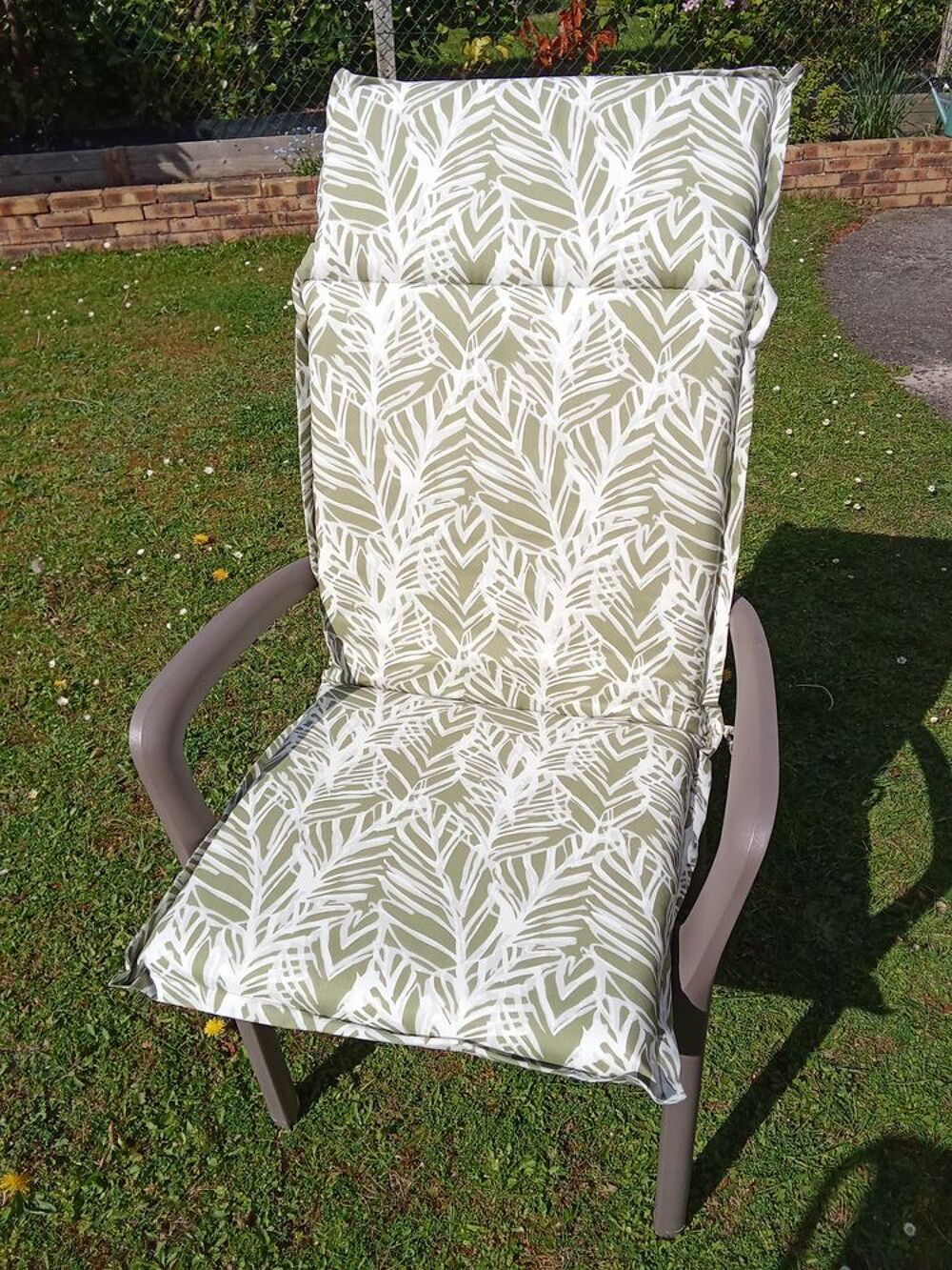 COUSSINS MATELAS CHAISES DE JARDIN Jardin