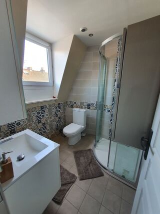  Maison à louer 8 pièces 175 m²