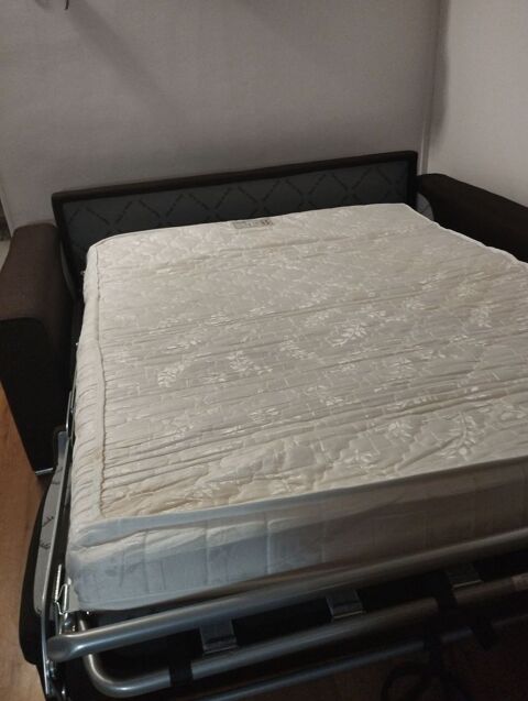 Canap� convertible 3places Paris 19 (75)