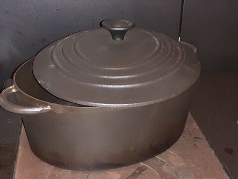 Cocotte en fonte noire 6/8litres 
12 La Fouillade (12)