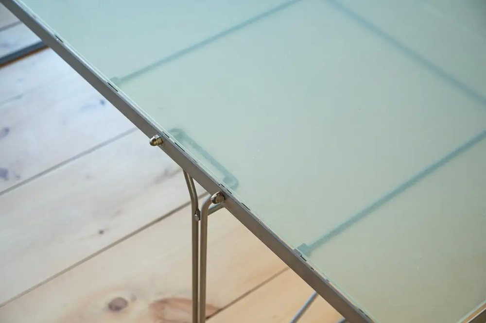 Table vintage Ikea con&ccedil;ue par Niels Gammelgaard Meubles