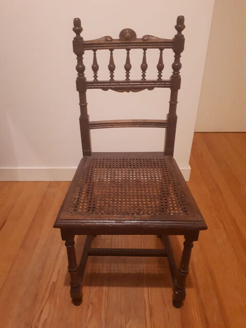 Chaise paill�e en bois style campagne, 10 euros
Saint-Just (35)