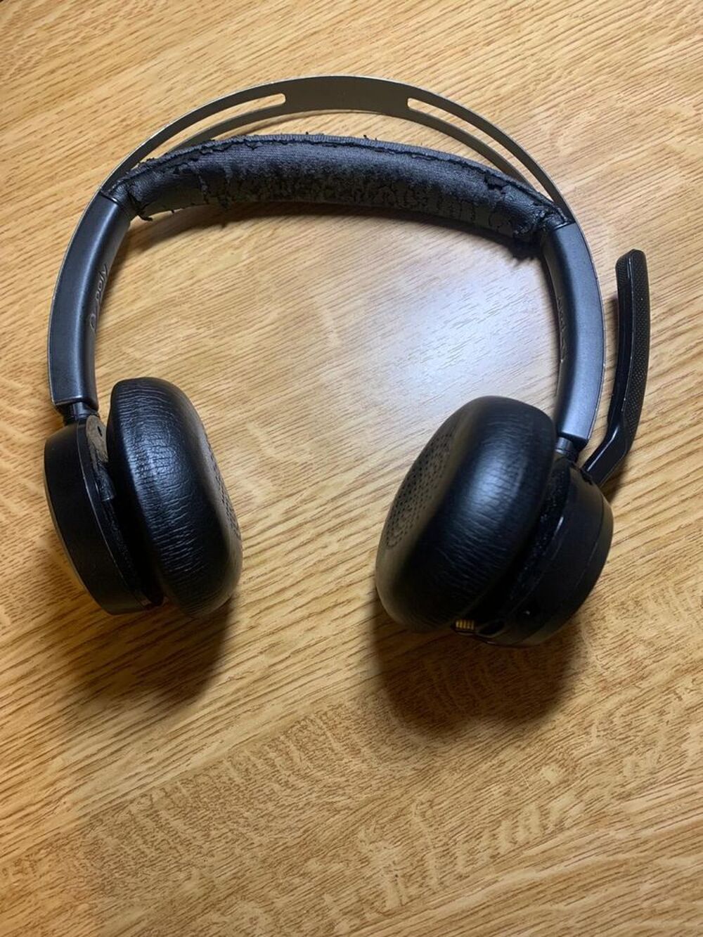 Casque sans fil Plantronics / Poly Voyager Focus Matériel informatique