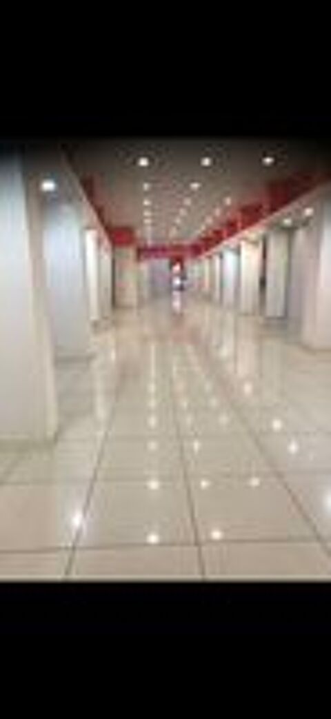   local commercial 350 m2 avec rooftop 