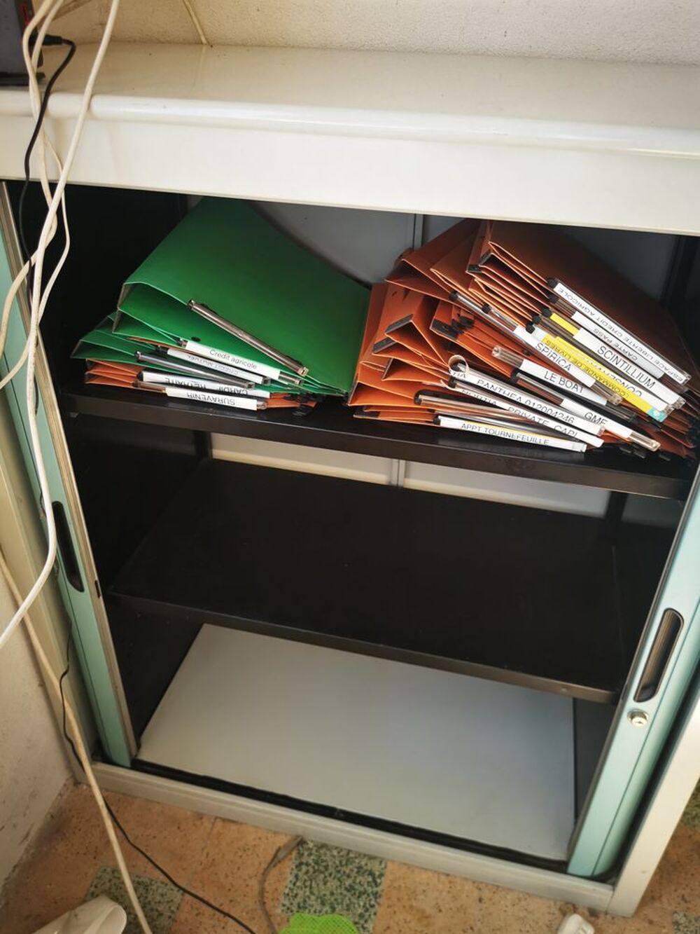 Armoire m&eacute;tallique solide pour dossiers ou rangement Meubles