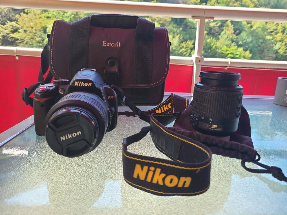 NIKON D3000 - Appareil reflex num&eacute;rique Photos/Video/TV