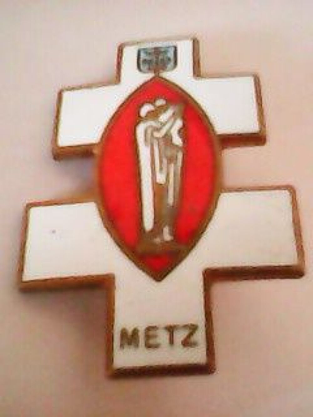 M&eacute;daille Broche Insigne P&eacute;lerinage de Lourdes Bijoux et montres