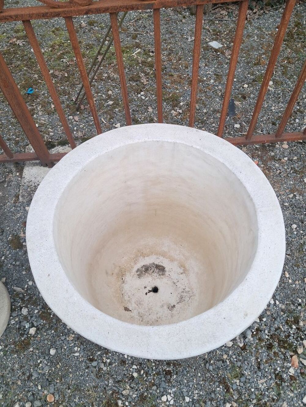 Vase, pot en pierre reconstitu&eacute;e Dcoration