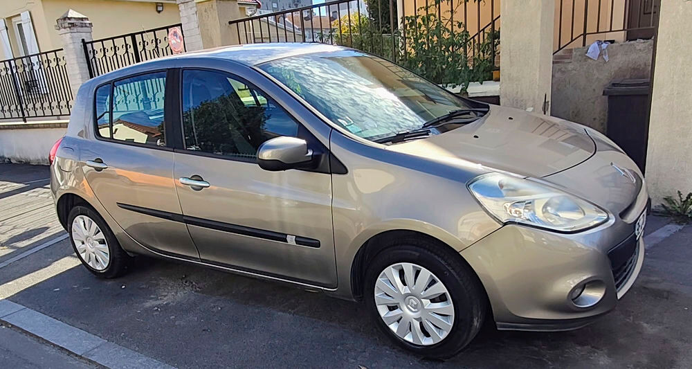 Clio III 1.2 16V 75 eco2 Authentique Euro 5 2010 occasion 93430 Villetaneuse