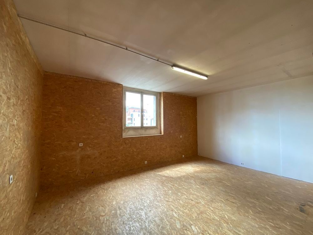 Location Remise/Grange Local de stockage ou atelier 42 m² Perrin Limoges Limoges
