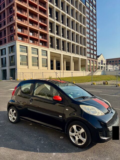 Peugeot 107 1.0e 12V 68ch BLUE LION Black & Silv