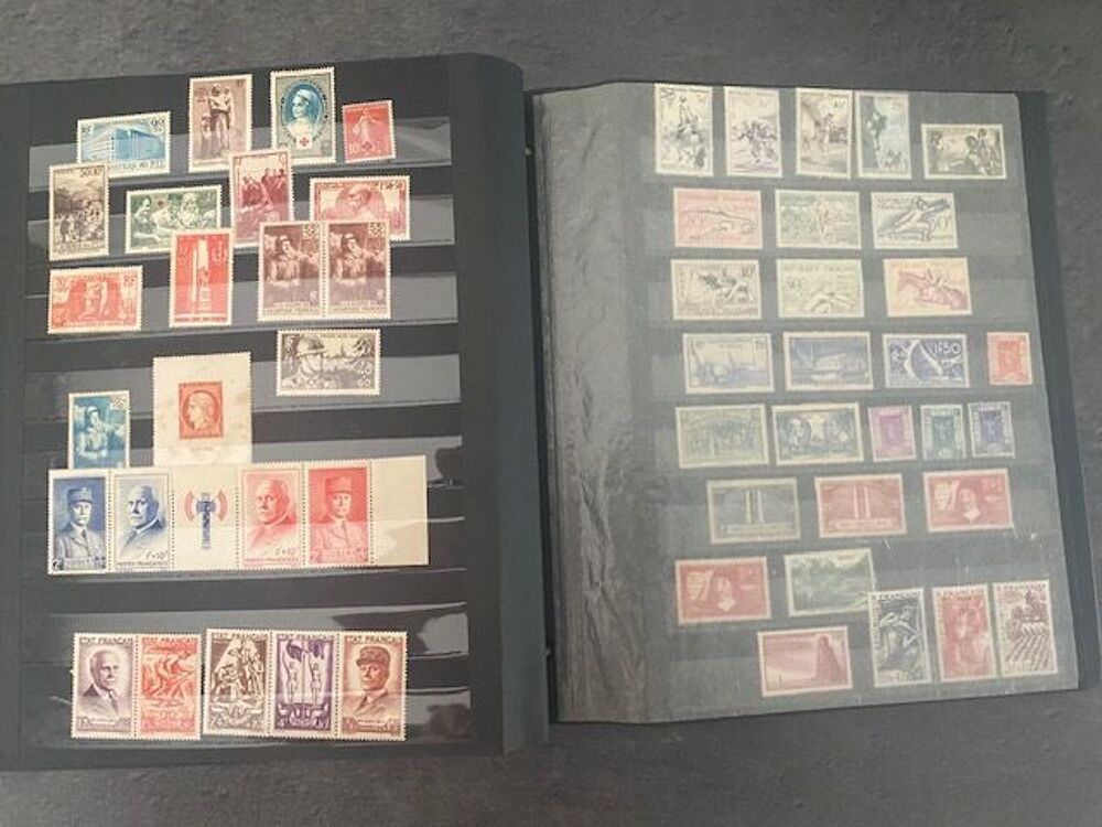 6 albums remplis de timbres divers 