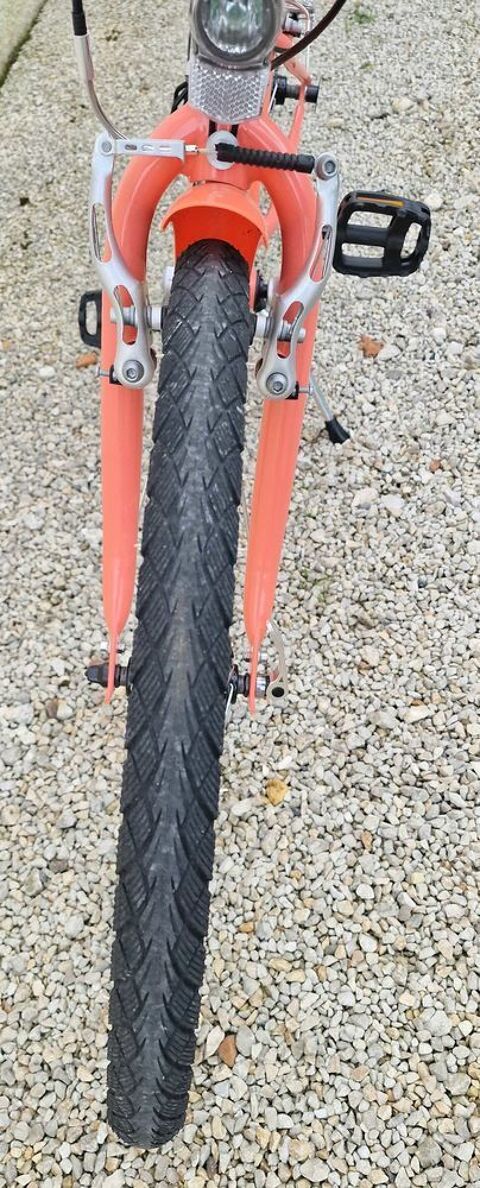 Trs joli vlo VTC Riverside 500 Corail 24 pouces BTWIN 150 Bergerac (24)