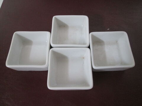 Set ap�ritif ou � sauce 4 coupelles carr�es 7 Chauriat (63)