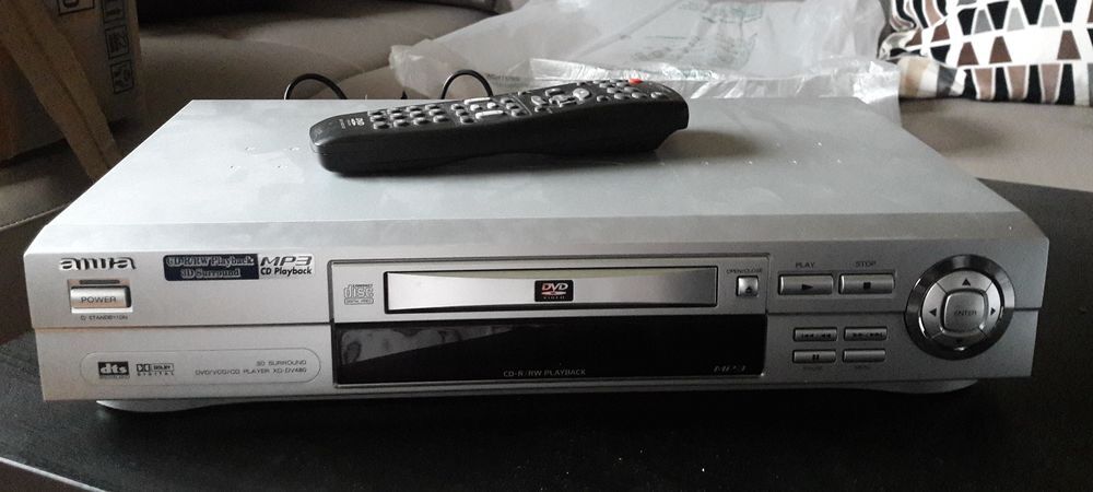 Lecteur DVD marque AIWA avec t&eacute;l&eacute;commande DVD et blu-ray