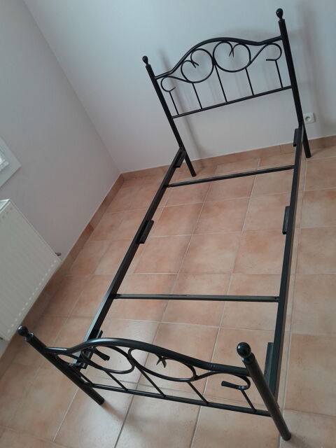 Lit 1 Pers Mtal Noir ou Mtal Blanc 90 Peyruis (04)