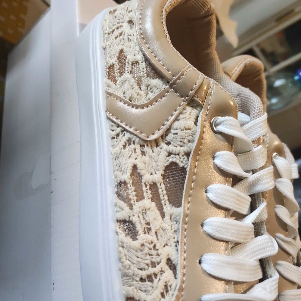 BASKETS FEMME CUIR VEGAN ET CROCHET Chaussures