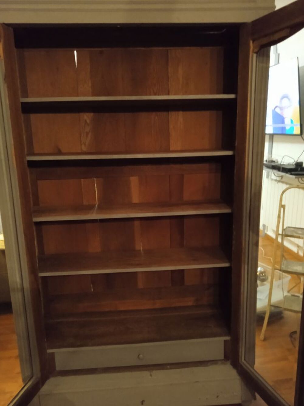 armoire et table Meubles