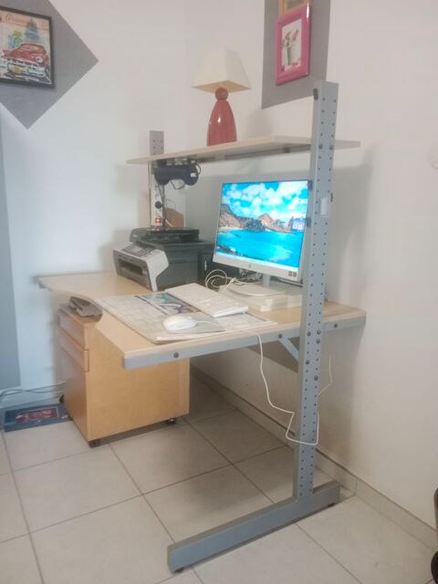 BUREAU 45 La Garde (83)